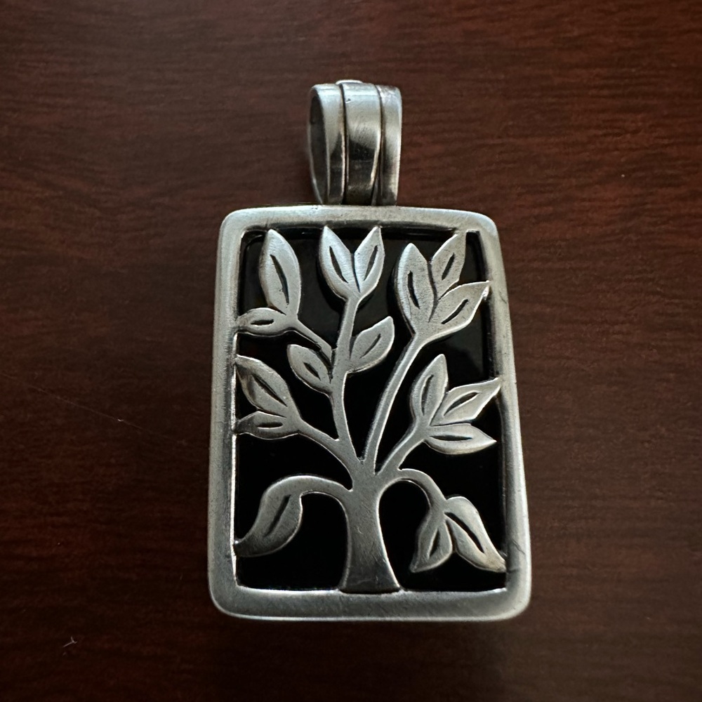 Silpada Sterling Silver Tree of Life Live Laugh Love Pendant with Onyx Insert